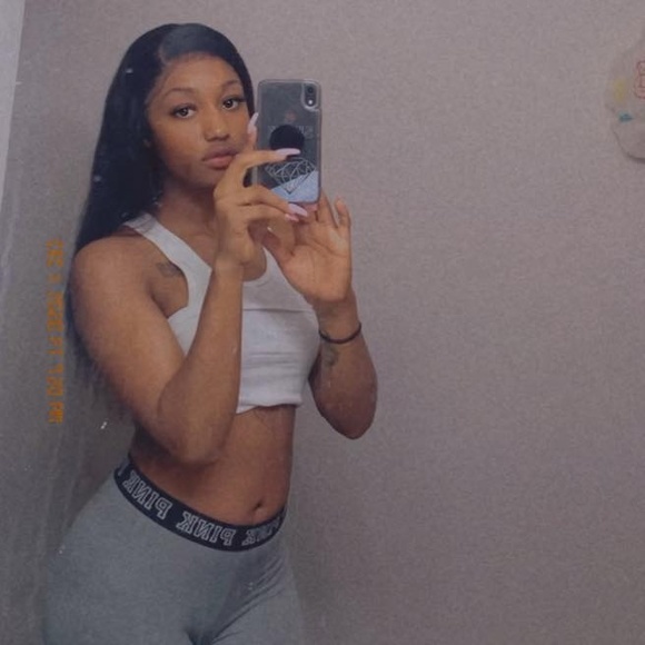 Profile Picture of Adiatu Barrie (@barrie1967) on Poshmark