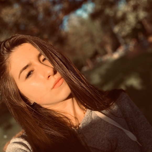 Profile Picture of Kalina Botchev (@kkbotchev) on Poshmark