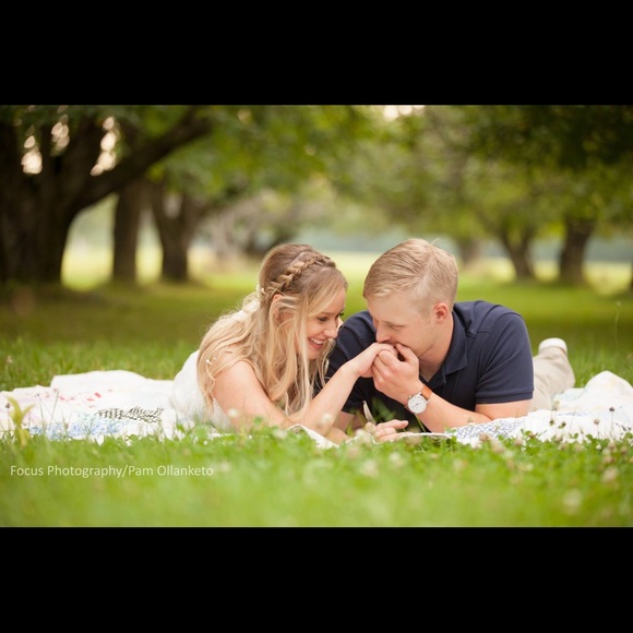 Profile Picture of Kim Roguski (@kimdraeger) on Poshmark