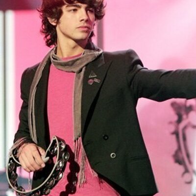 Profile Picture of Cassandre Balle (@JosephJonas_Fan) on Twitter