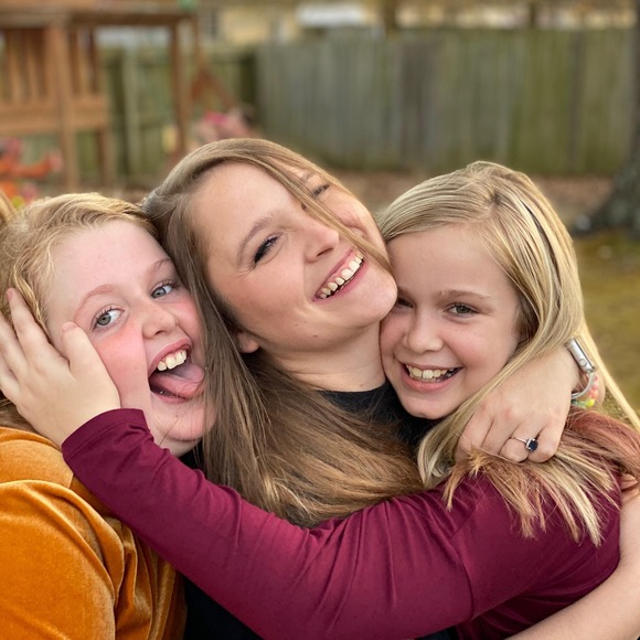 Profile Picture of Tori Barry (@toridunn55) on Poshmark