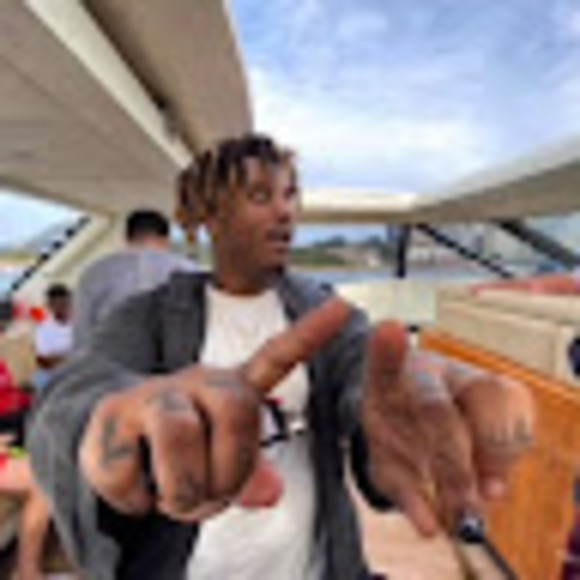 Profile Picture of Charles Cooper (@charles71309) on Poshmark