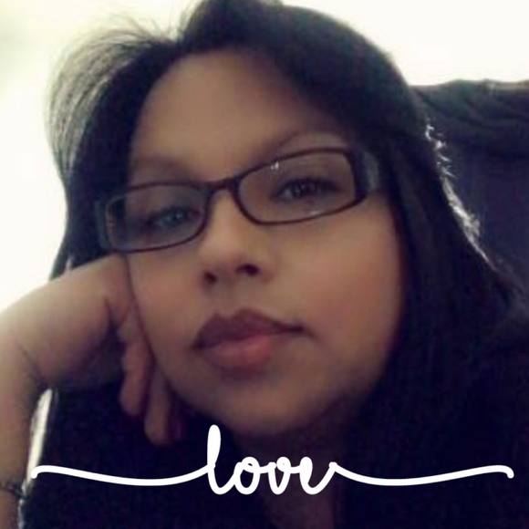 Profile Picture of Rita Hernandez (@rhernandez81) on Poshmark