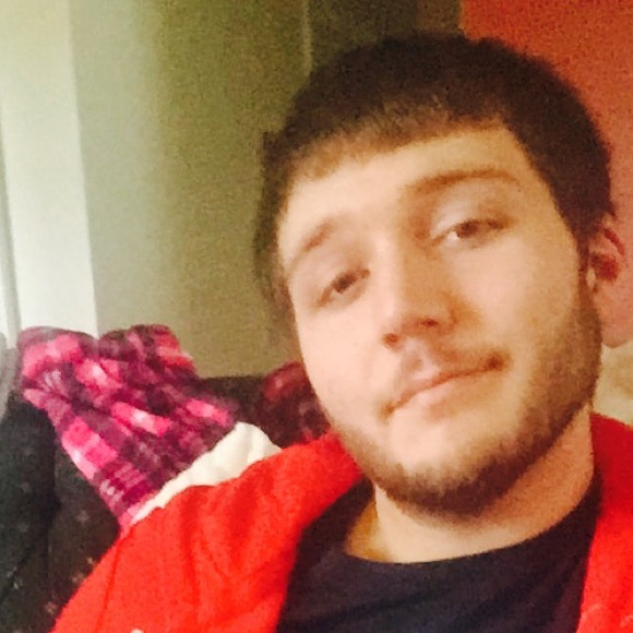 Profile Picture of Tommy Whyde (@tommyboy11514) on Poshmark
