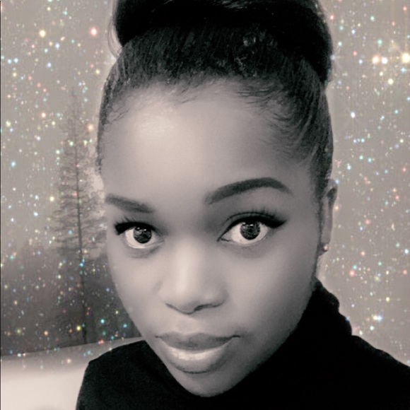 Mary Eichie - Poshmark Profile Picture of Mary Eichie (@rychie150) on Poshmark