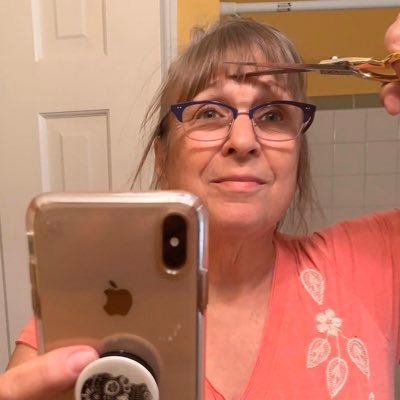 Profile Picture of Wendy Hargrove (@grandma9910) on Twitter