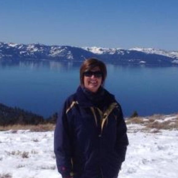 Profile Picture of Kelli Rosander (@krosander) on Poshmark