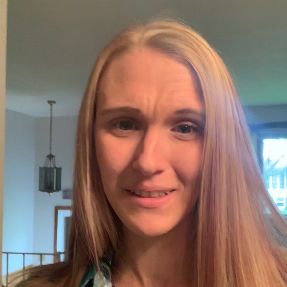 Profile Picture of Danielle Bollinger (@dhstcerny) on Poshmark