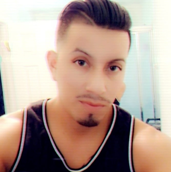Profile Picture of Efren Gonzalez (@pillo2929) on Poshmark