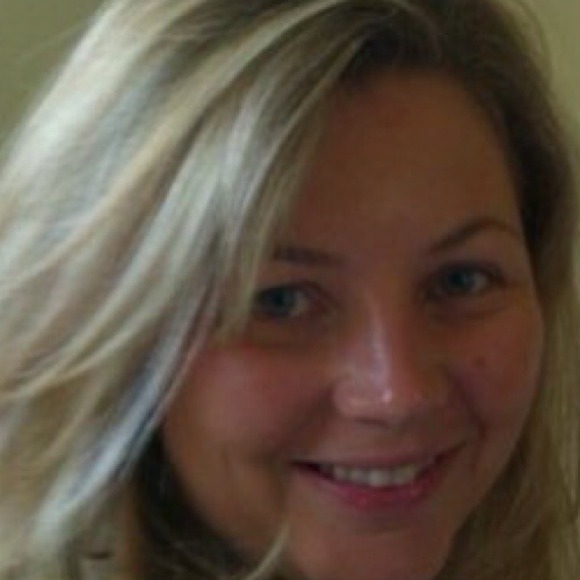 Profile Picture of Jennifer Iborg (@jenirn) on Poshmark