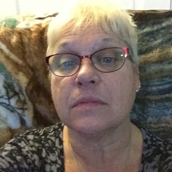 Profile Picture of Lisa Keefe (@lisamkeefe) on Poshmark