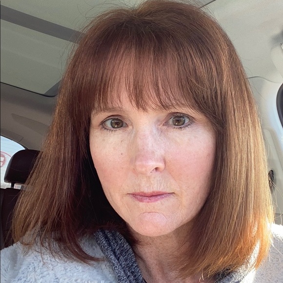 Profile Picture of Pam Hunter (@plhunter2) on Poshmark