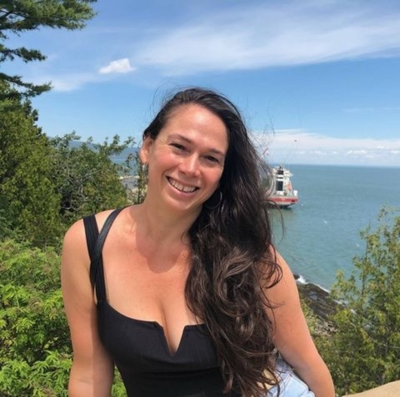 Profile Picture of Pascale Pelletier (@pascalepell) on Poshmark