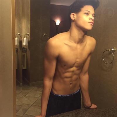 Profile Picture of Andrew Fontenot (@woahfontenot) on Twitter