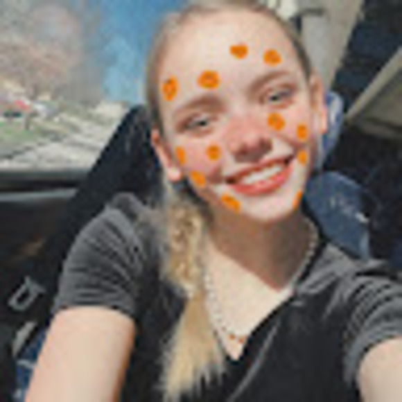 Profile Picture of Avery Rhodes (@averyrhodes730) on Poshmark