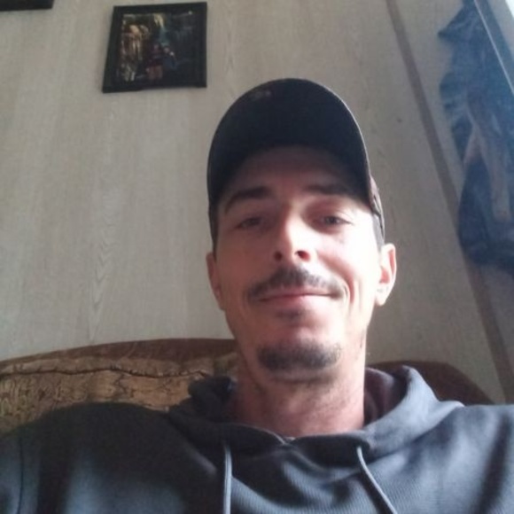 Profile Picture of Sean Borden (@seanborden61) on Poshmark