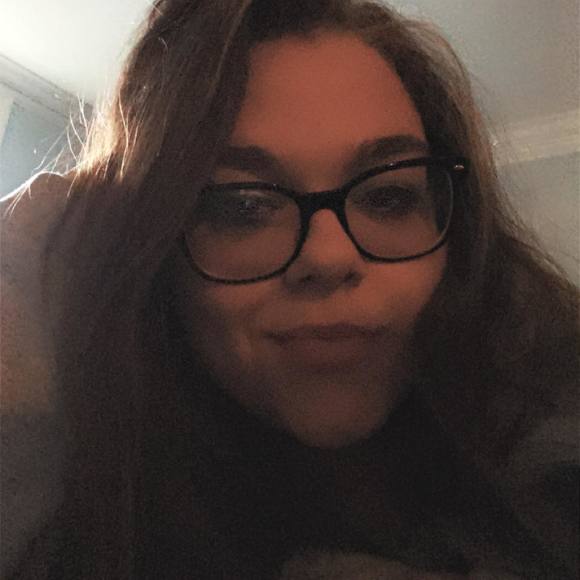 Profile Picture of Brianna Adamowski (@b_adamowski) on Poshmark