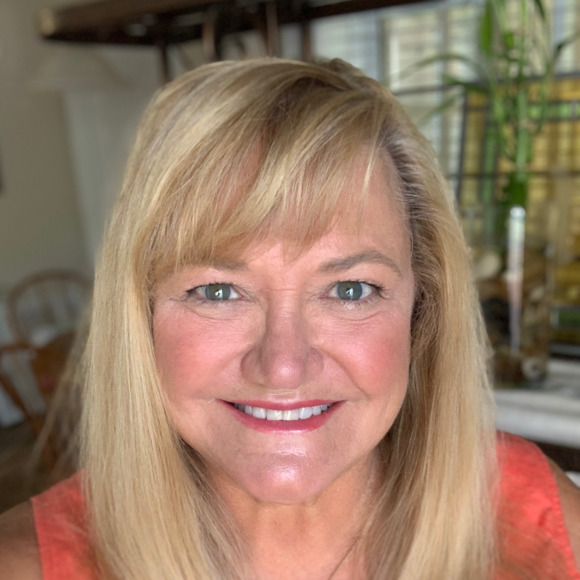 Profile Picture of Robin Raymond (@rraymond32311) on Poshmark