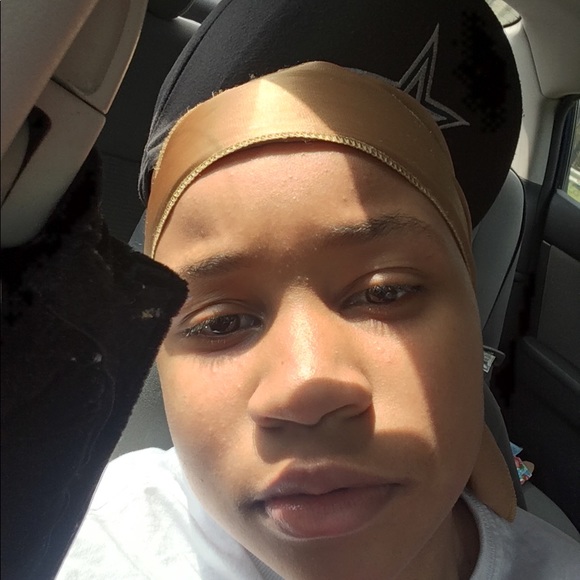 Profile Picture of Krishauna Hunt (@krishauna12) on Poshmark