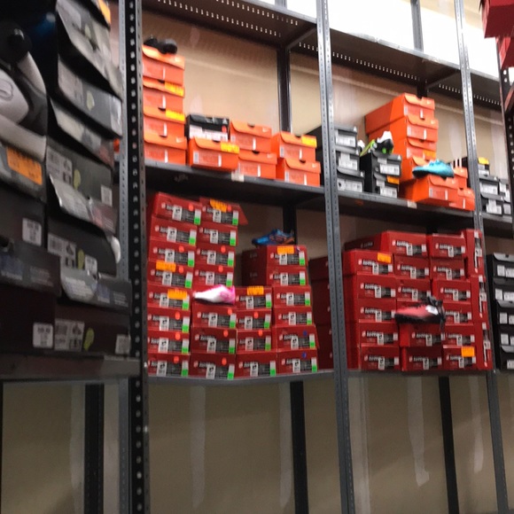 Profile Picture of Tyler Timmons (@tylertim8) on Poshmark