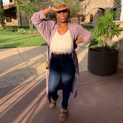 Profile Picture of Lashay Bell (@Lashaylolove) on Twitter