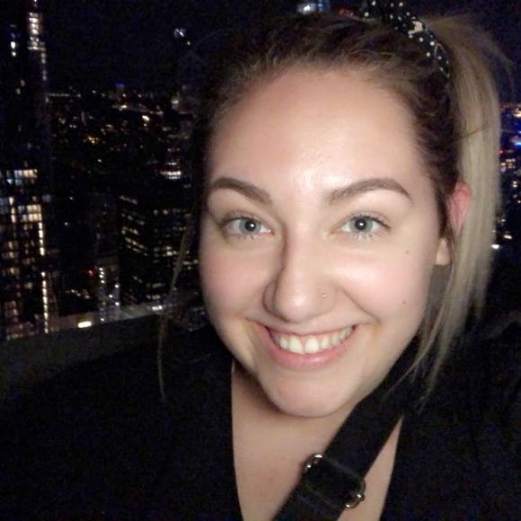 Profile Picture of Kristina Drazso (@kristinarose23) on Poshmark