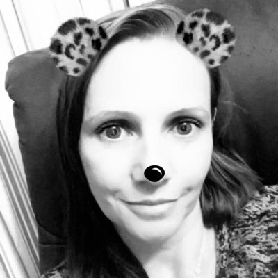 Profile Picture of Janelle Hanson (@nellzzy78) on Twitter