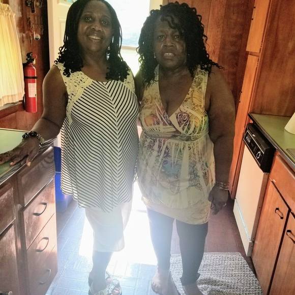 Profile Picture of Everal Ames (@evienay) on Poshmark