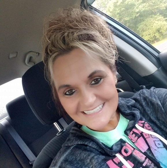 Profile Picture of Denise Hosse (@brysonskye10) on Poshmark