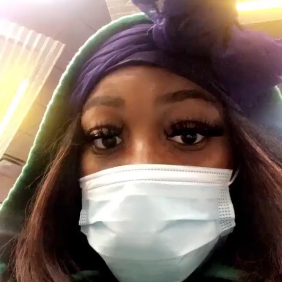Profile Picture of Kaveana Riley (@kaveanariley22) on Poshmark