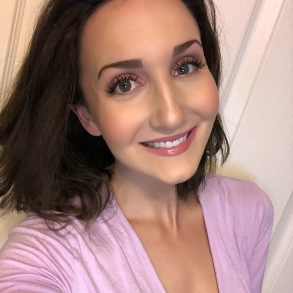 Profile Picture of Hannah Ditullio (@hannahditullio) on Poshmark