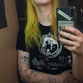 Profile Picture of Zoe Hahn (@zozo_bee) on Pinterest