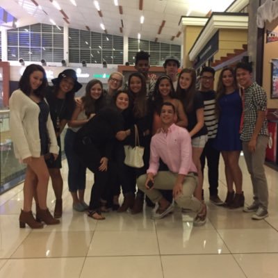 Profile Picture of Valerie Foster (@BaleryFoster) on Twitter