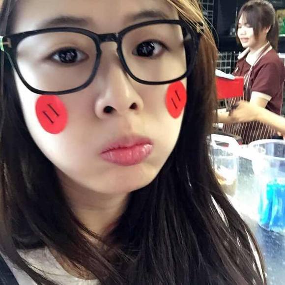 Profile Picture of Yunfei Xiong (@kkkhat) on Poshmark