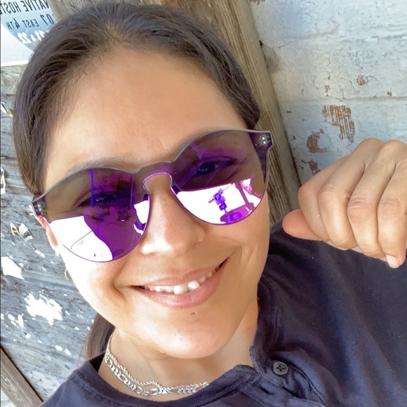 Profile Picture of Monica Lara (@mdlara13) on Poshmark