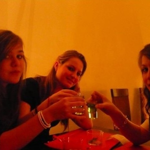 Profile Picture of Alice Delbarre (@delbouselablouse) on Myspace