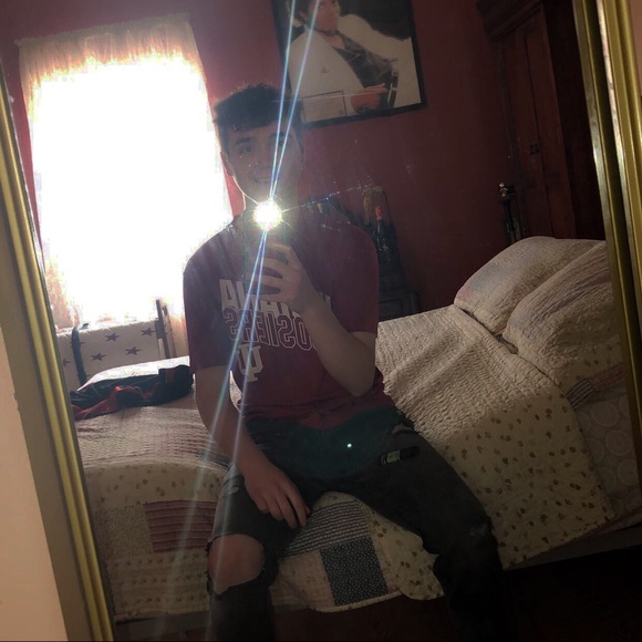 Adam Randolph - Poshmark Profile Picture of Adam Randolph (@adamlee15) on Poshmark