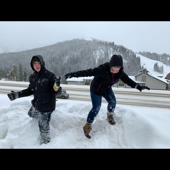 Profile Picture of Lilli Miller (@lillimiller930) on Poshmark