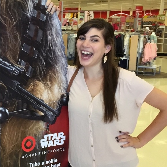 Profile Picture of Sarah Pihl (@orangepihl) on Poshmark