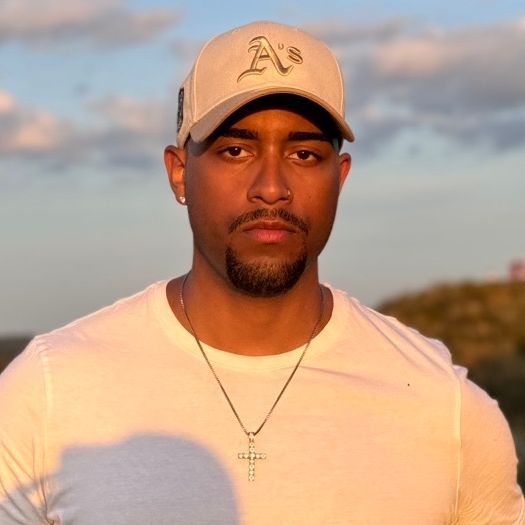 Profile Picture of aaronzre (@aaronzre) on Tiktok