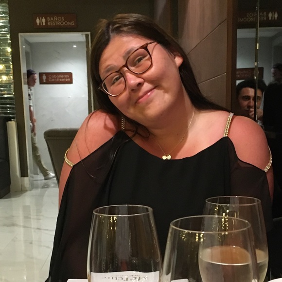 Profile Picture of Paula Hachey (@paulam739) on Poshmark