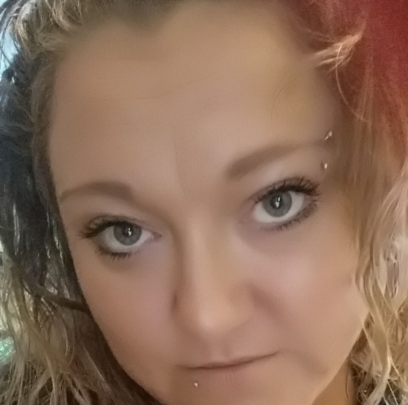 Profile Picture of Mandy Crafton (@mandycrafton) on Poshmark