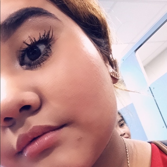 Profile Picture of Viridiana Cabanas (@marie2399) on Poshmark