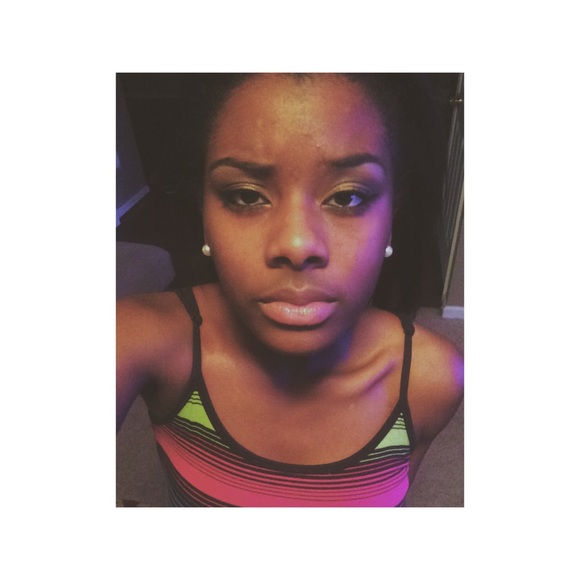 Profile Picture of Tiann Hester (@teeehester) on Poshmark