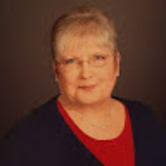 Profile Picture of Vivian Bledsaw (@vbledsaw) on Poshmark