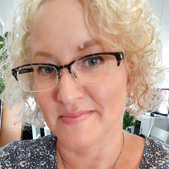 Melanie Faganello - Poshmark Profile Picture of Melanie Faganello (@faganello3) on Poshmark