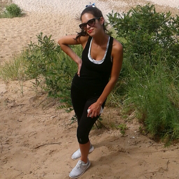 Profile Picture of Julia Larosa (@julialarosa) on Poshmark