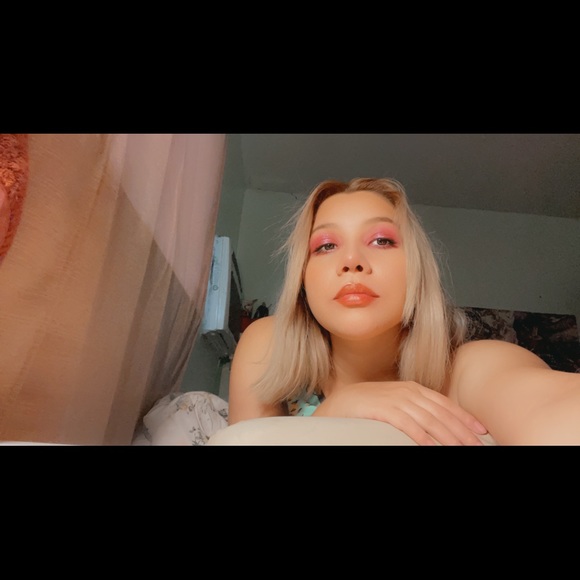 Profile Picture of Sienna Ramirez (@sienmar541) on Poshmark