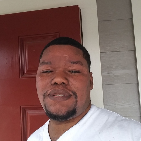 Profile Picture of Rhontain Pickens (@randy1132) on Poshmark