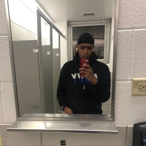 Tghi Tgttgg - Poshmark Profile Picture of Tghi Tgttgg (@tgtgcat) on Poshmark